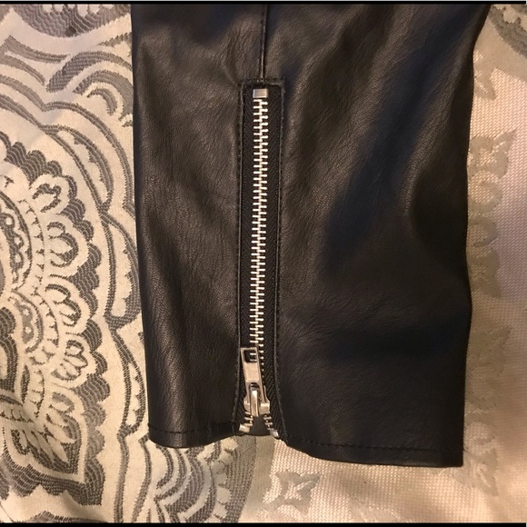 Leather jacket - Picture 3 of 3